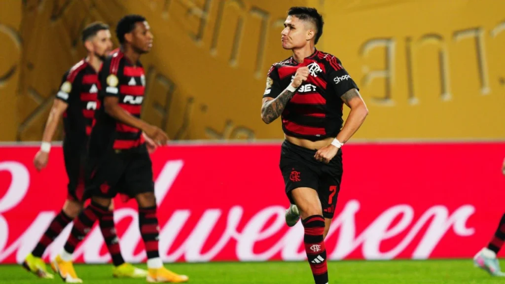 Được đánh giá cao hơn, Flamengo không gặp nhiều khó khăn để có được chiến thắng 2-0 trước ES Tunis.
