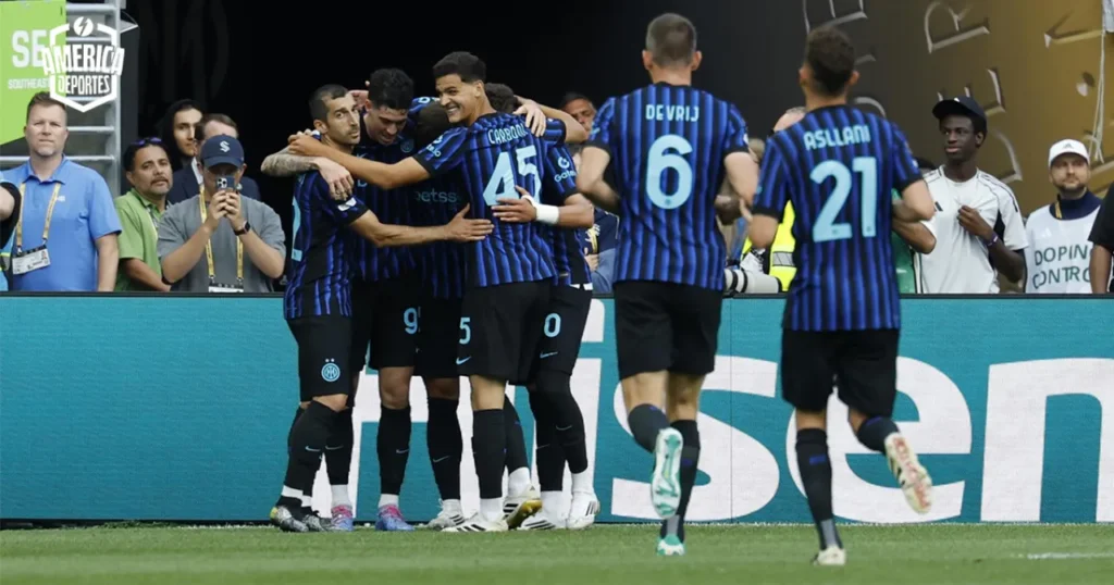 Đánh bại Moterrey nhờ lợi thế quân số, Inter Milan đi tiếp với ngôi đầu bảng E. 