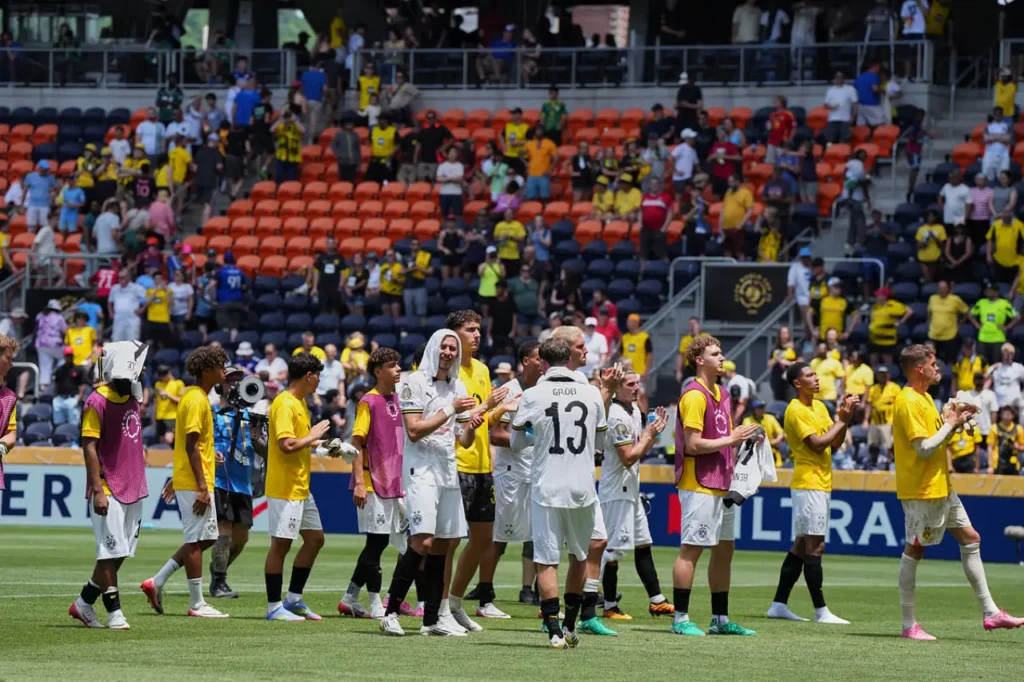 Dortmund phải rất nhọc nhằn mới giữ lại được 3 điểm trước Mamelodi Sundowns.