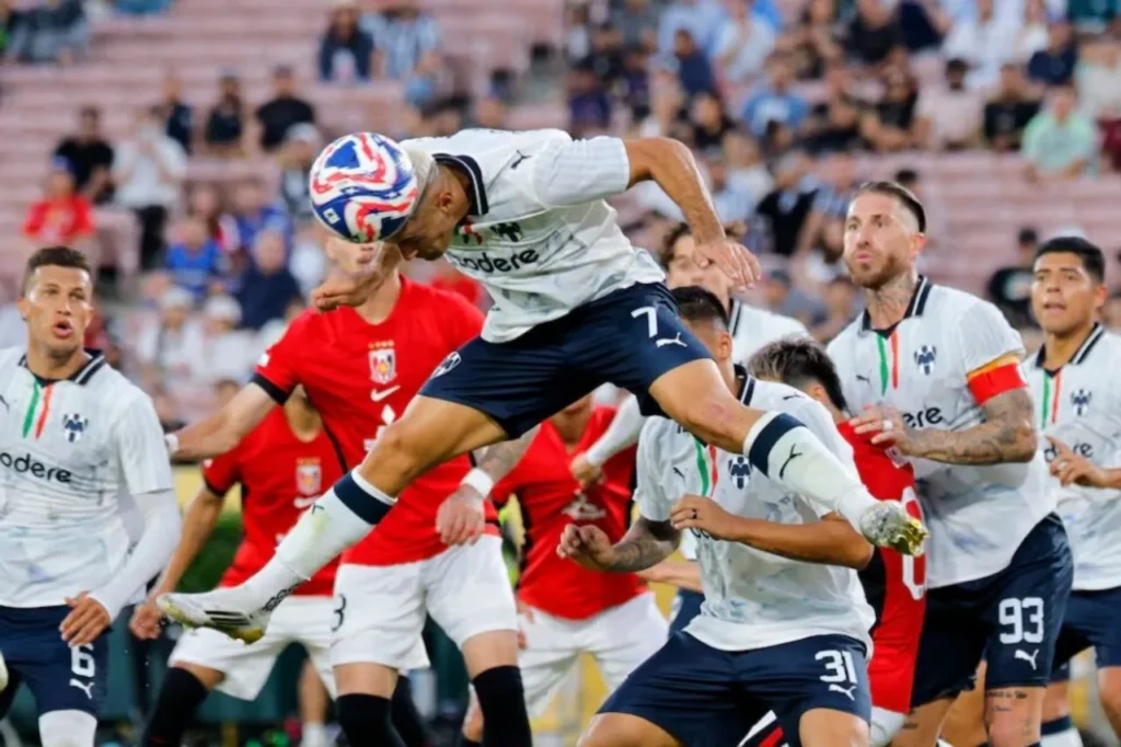 Monterrey quá mạnh so với đại diện J-League, Urawa Reds. 