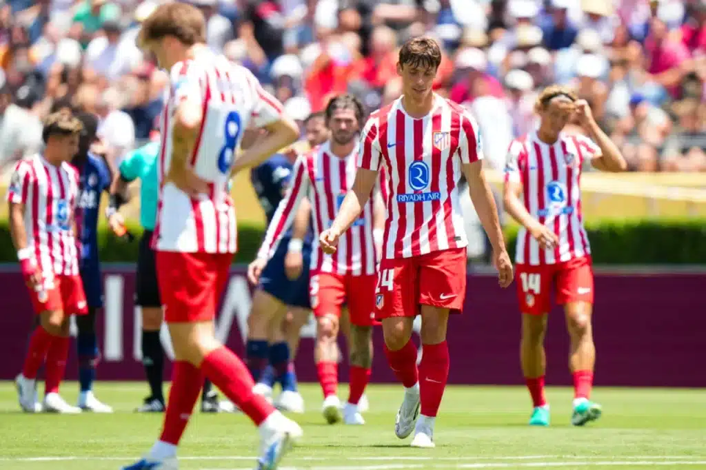Atletico bị loại vì thua kém hiệu số bàn thắng. 