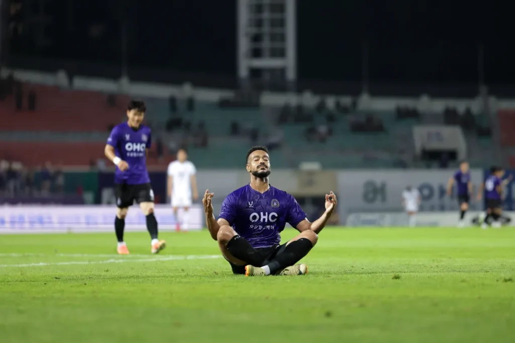 FC Anyang mở màn vòng 23 bằng một chiến thắng đậm trước Daegu