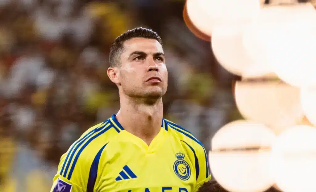 Bản hợp đồng mới giúp Ronaldo kiếm được số tiền lên đến gần 700 triệu Euro. 