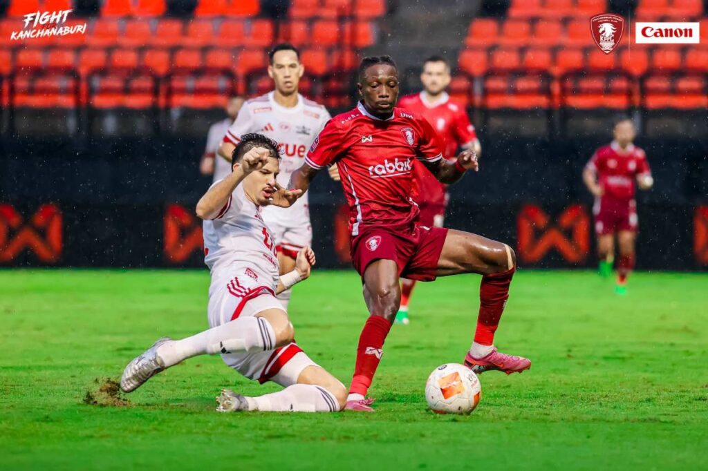 Kanchanaburi Power FC hòa kịch tính 3-3 trước Bangkok United. 