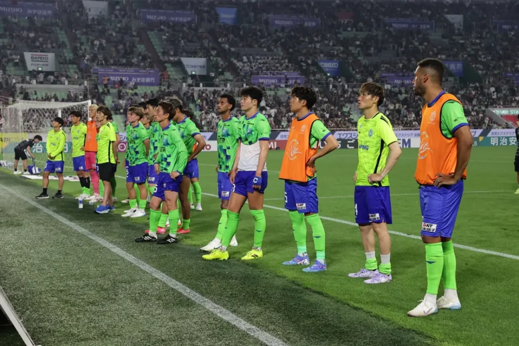 Từng dẫn đầu BXH, giờ đây Shonan Bellmare lại đang chật vật để ở lại J-League mùa giải năm sau. 
