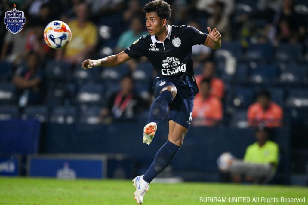 Suphanat Mueanta - tài năng trẻ hàng đầu Thai League. 