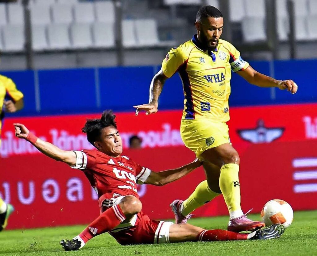 True Bangkok United vượt qua Rayong FC với tỷ số sát nút 3-2.