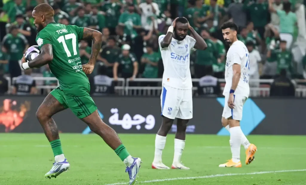 Dẫn trước đến 3 bàn, Al Hilal vẫn không thể có được chiến thắng trước Al Ahli.