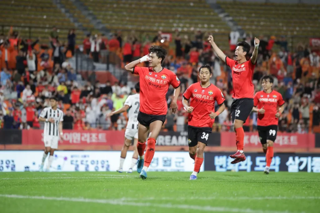 Đánh bại FC Seoul, Gangwon nâng chuỗi trận bất bại của mình lên con số 6. 