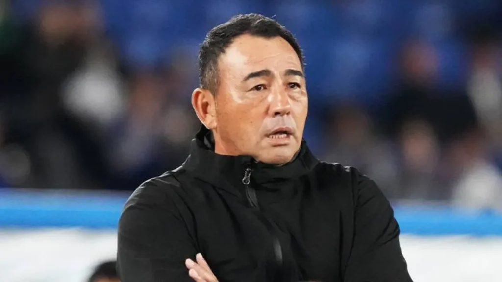 Tương lai của Kenta Hasegawa tại Nagoya Grampus phụ thuộc vào việc ông có thể giúp CLB trụ hạng được hay không