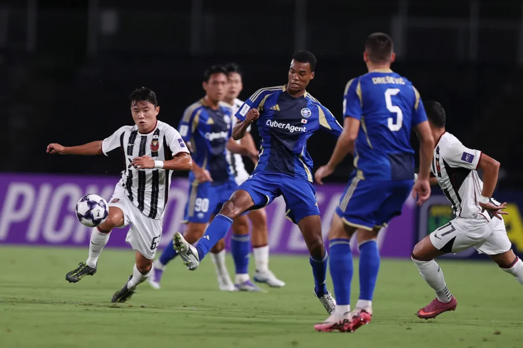 Machida Zelvia có trận ra mắt ấn tượng