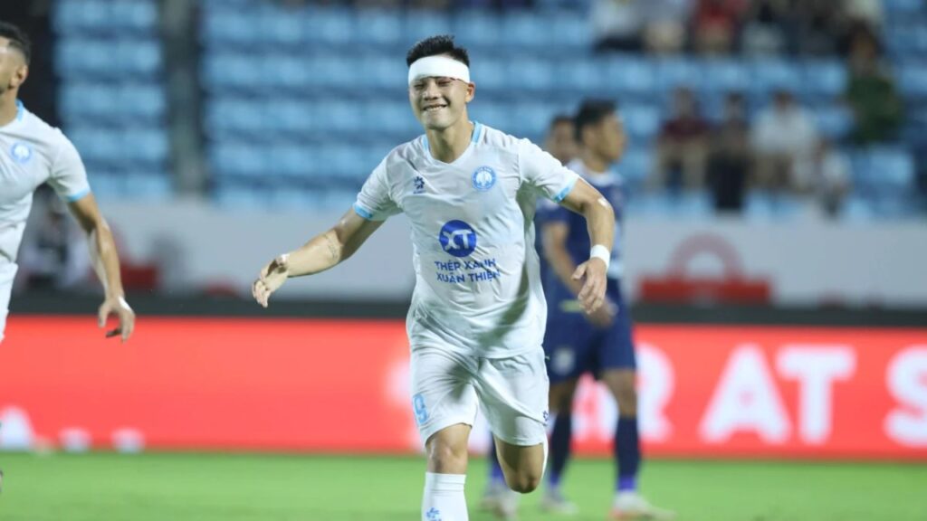 Nam Định FC đánh bại 2-1 PKR Svay Rieng trong ngày ra quân. 