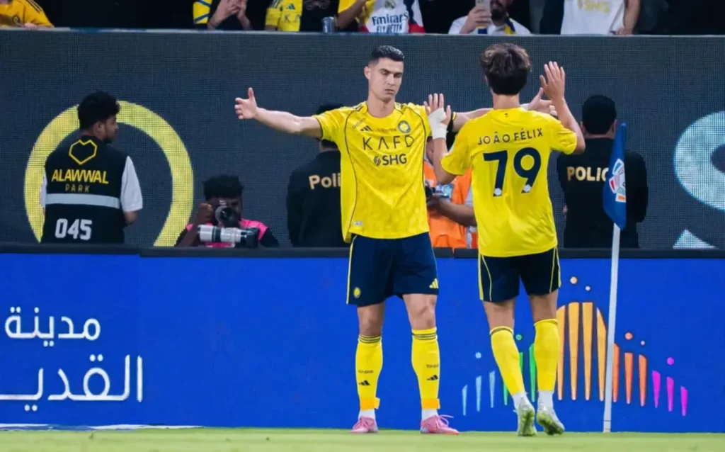 Ronaldo và Felix tỏa sáng mang về 3 điểm cho Al Nassr