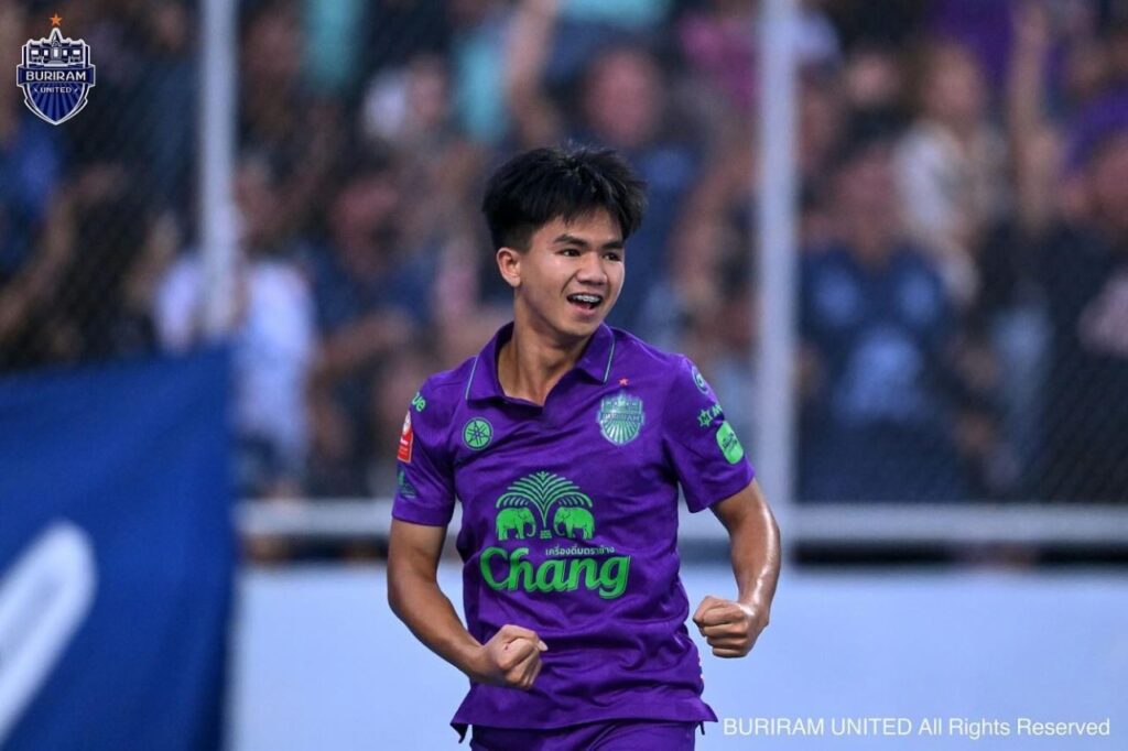 Thanakrit Chotmuangpak, tài năng trẻ đầy triển vọng của Buriram United. 