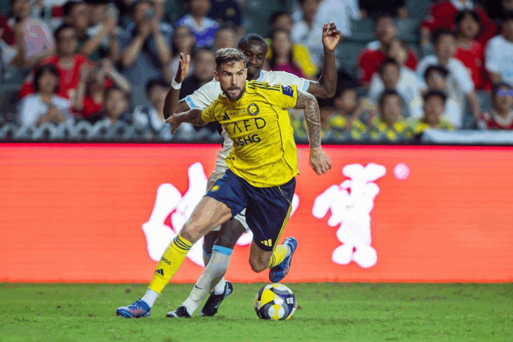 Vừa gia nhập Al Nassr, Martínez ngay lập tức trở thành sự lựa chọn quan trọng của đội bóng. 