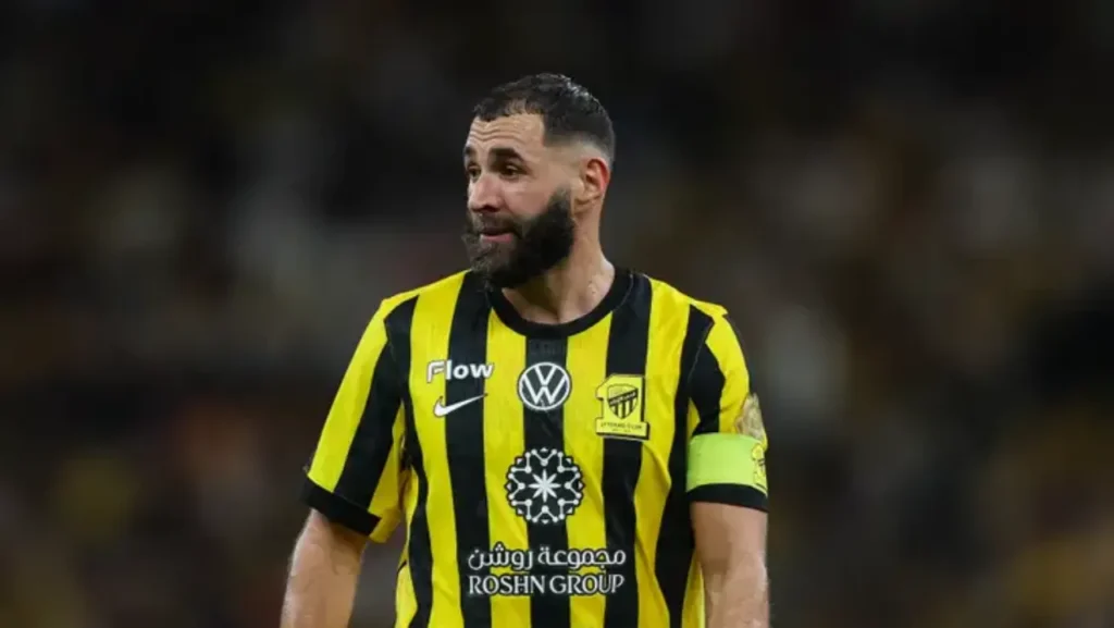 Benzema đối diện với nhiều khó khăn kể từ khi mùa giải khởi tranh.