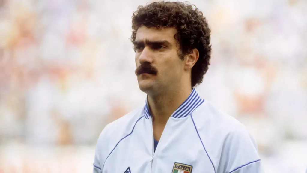 Giuseppe Bergomi vô địch World Cup khi chỉ mới chơi bóng chuyên nghiệp được một năm. 