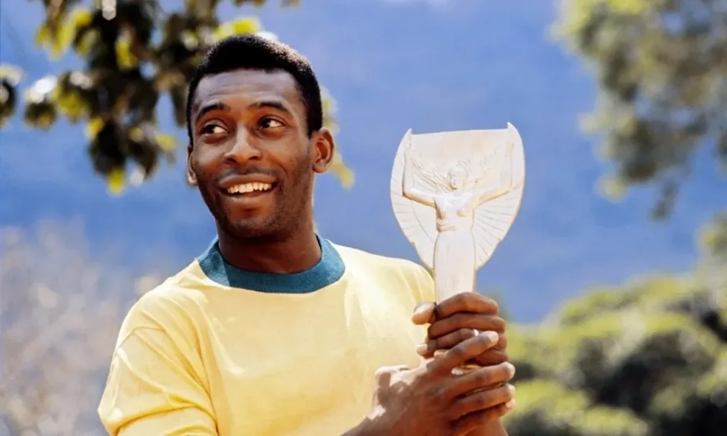 Pele được xem là cầu thủ vĩ đại nhất lịch sử World Cup. 
