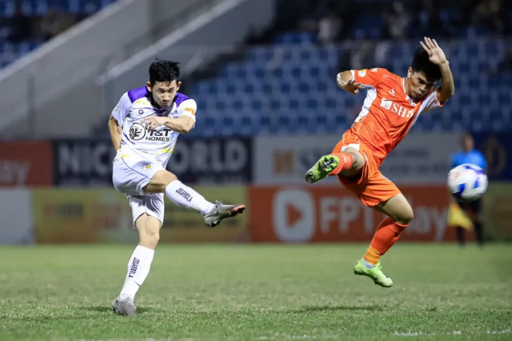Hà Nội mở đầu loạt trận vòng 6 V-League 2025/26 bằng chiến thắng thuyết phục trước Đà Nẵng.