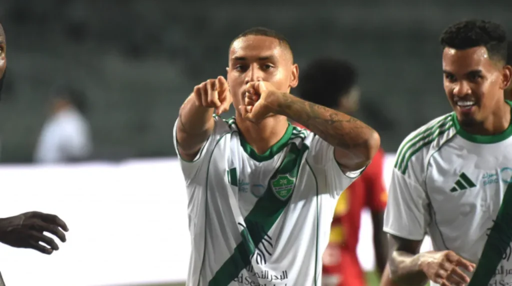 Cập bến Al Ahli, Enzo Millot ngay lập tức trở thành quân bài chủ lực trên hàng công.