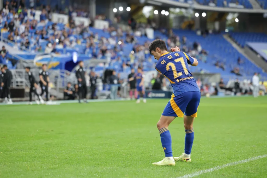 Ulsan HD có được 3 điểm, chấm dứt chuỗi 8 trận toàn hòa và thua