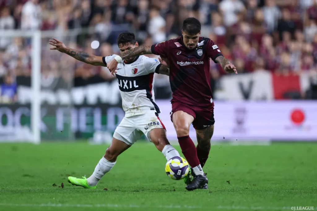 Hai ứng cử viên vô địch là Vissel Kobe và Kashima Antlers cầm chân nhau trong trận cầu không bàn thắng.