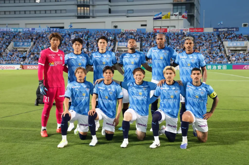 Dù có đội hình già nua, Yokohama vẫn tỏ ra non kinh nghiệm ở đấu trường J-League. 