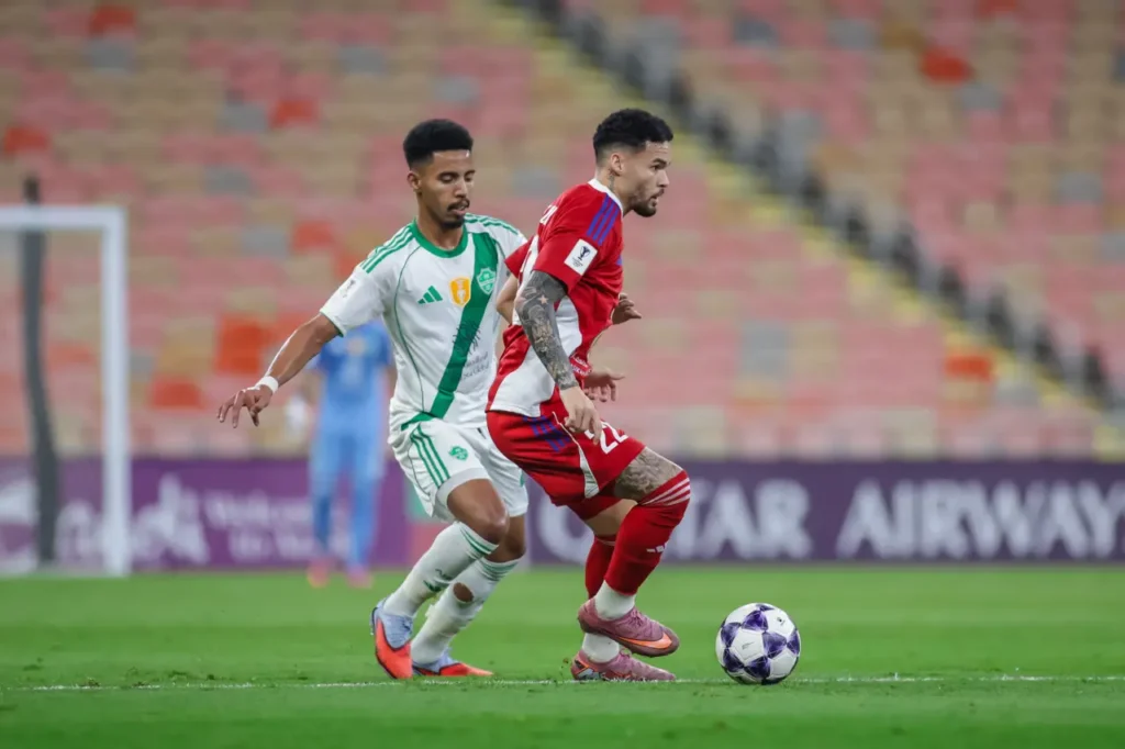 Được đánh giá cao hơn, nhưng Al Ahli lại ra về tay trắng trên sân của Sharjah. 