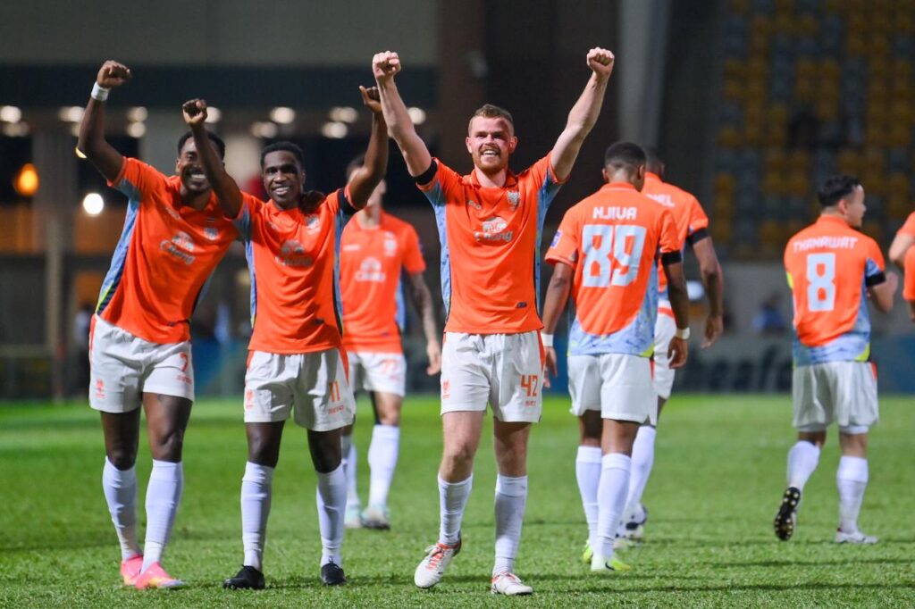 Tại bảng F, Ratchaburi FC hủy diệt Eastern FC với tỷ số không tưởng 7-0.