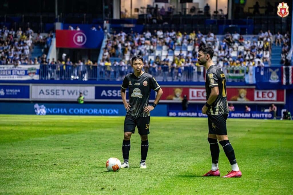 Lamphun Warriors gây thất vọng khi phải nhận tới 3 trận hòa và 2 thất bại ngay trên sân nhà.