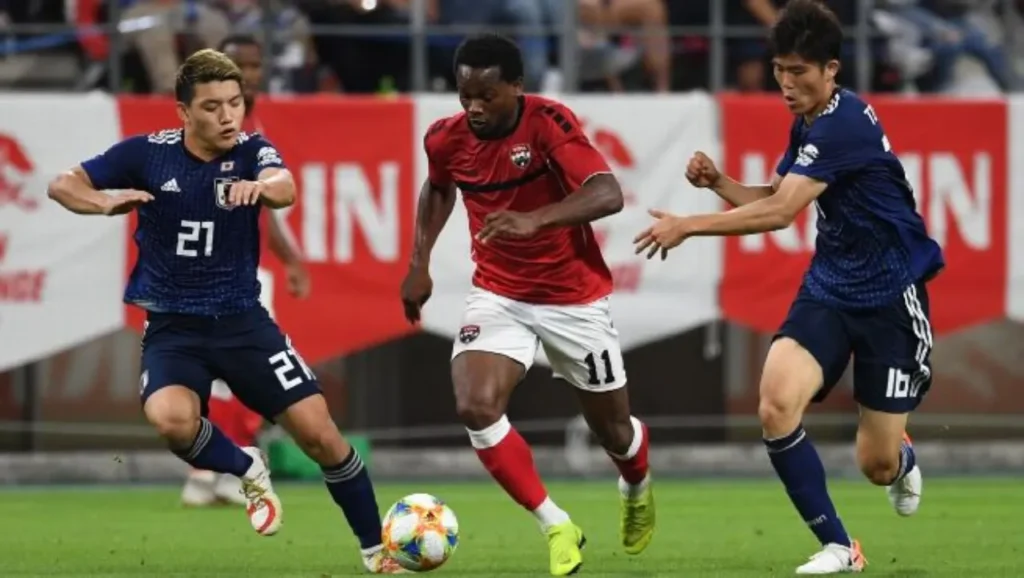 Ở trận đầu tiên áp dụng sơ đồ 3 hậu vệ, Nhật Bản đã không thể có được chiến thắng.