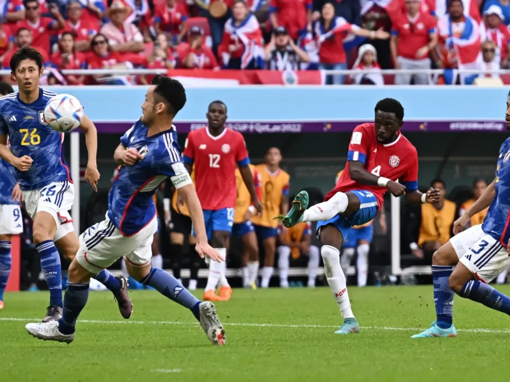 Cách tiếp cận trận đấu sai lầm trước Costa Rica đã khiến Nhật Bản để thua một cách đáng tiếc.