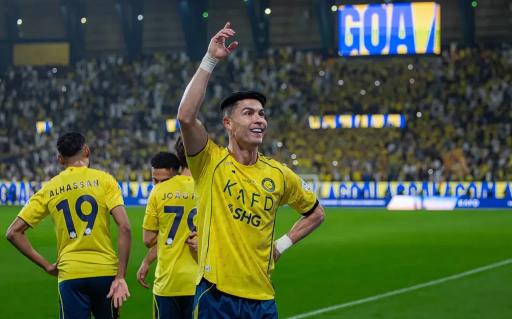 Ronaldo tiếp tục khiến người hâm mộ phải nhớ đến mình với bàn thắng đẹp mắt ở vòng 9.