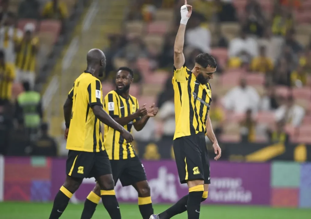 Benzema sắm vai người hùng, giúp Al Ittihad có 3 điểm quan trọng.