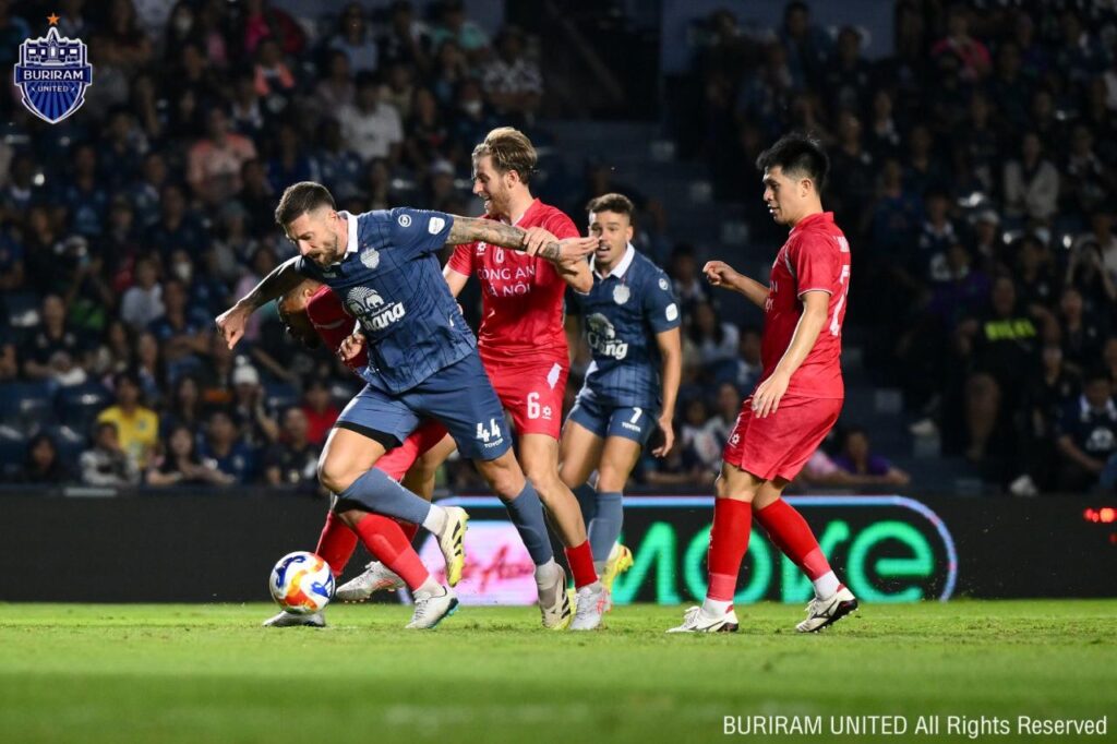 Chơi thiếu người, Buriram United may mắn cầm hòa 1-1 trước Công An Hà Nội.