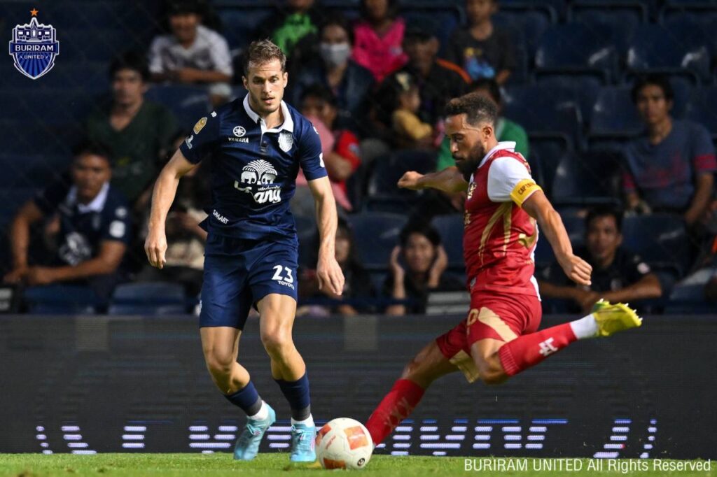 Buriram United thể hiện sự vượt trội khi ngược dòng đánh bại Kanchanaburi Power FC với tỷ số 3-1. 