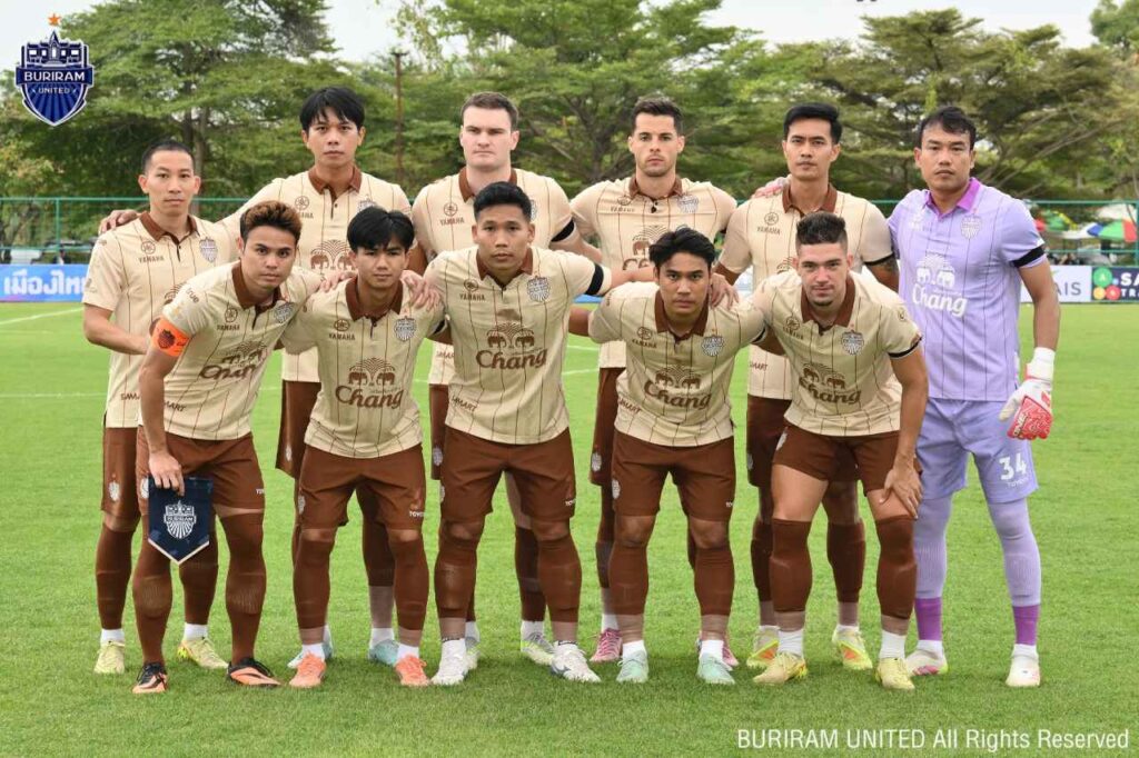 Buriram United vững vàng ở vị trí dẫn đầu bảng xếp hạng sau khi lượt đi Thai League 2025/26.