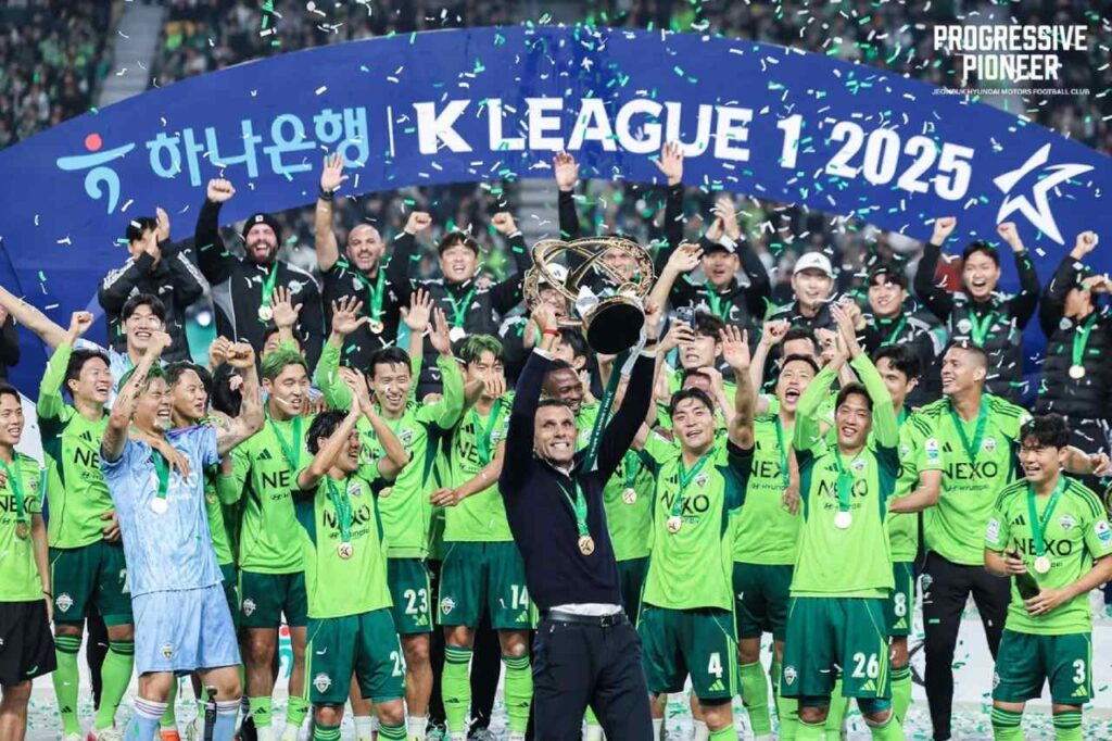 Chức vô địch K-League 2025 đánh dấu sự hồi sinh nhanh chóng của Jeonbuk.