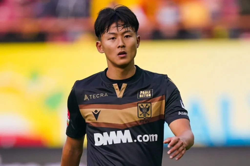 Từng là tài năng kiệt xuất của bóng đá Hàn Quốc, giờ đây Lee Seung-woo lại chơi bóng tại K-League, thay vì châu Âu.
