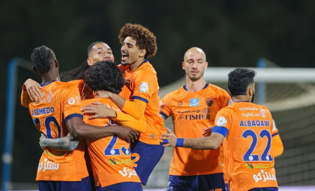 Đánh bại Al Khaleej, Al Feiha có chiến thắng thứ hai liên tiếp.