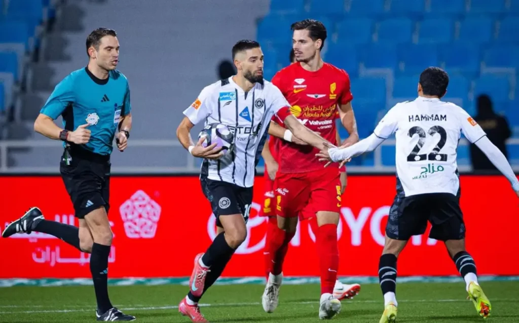 Al Shabab và Al Qadisiya cống hiến cho khán giả một trận đấu giàu cảm xúc ở vòng 12.