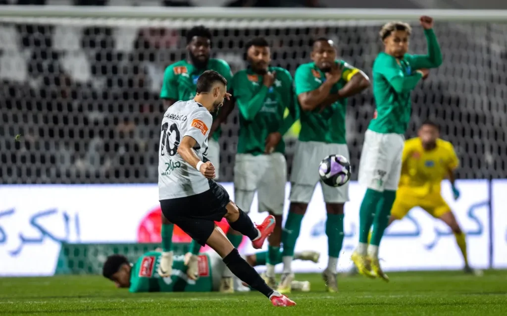 Gặp đội bét bảng Al Najma, song Al Shabab chỉ có được 1 điểm trong trận hoà thất vọng.