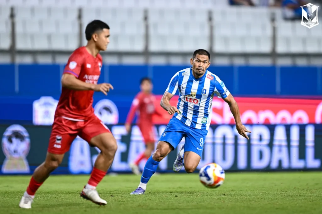 BG Pathum United vượt qua DH Cebu FC với tỷ số 2-0, bám sát ngôi đầu bảng A Shopee Cup 2025/26.