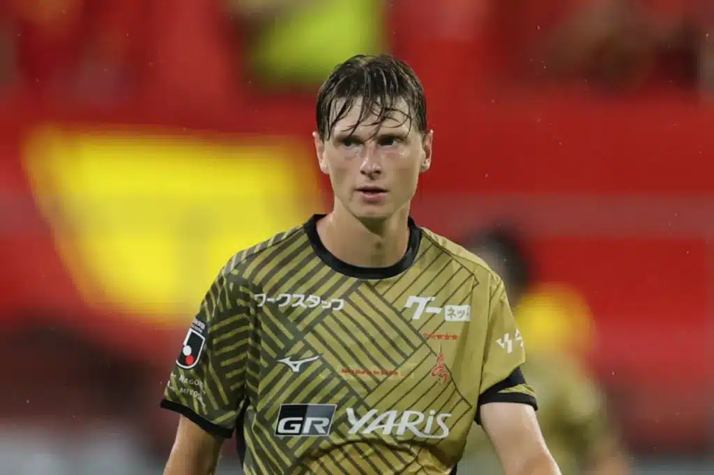 Kasper Junker rời Nagoya Grampus với chỉ vỏn vẹn 1 bàn thắng ghi được.