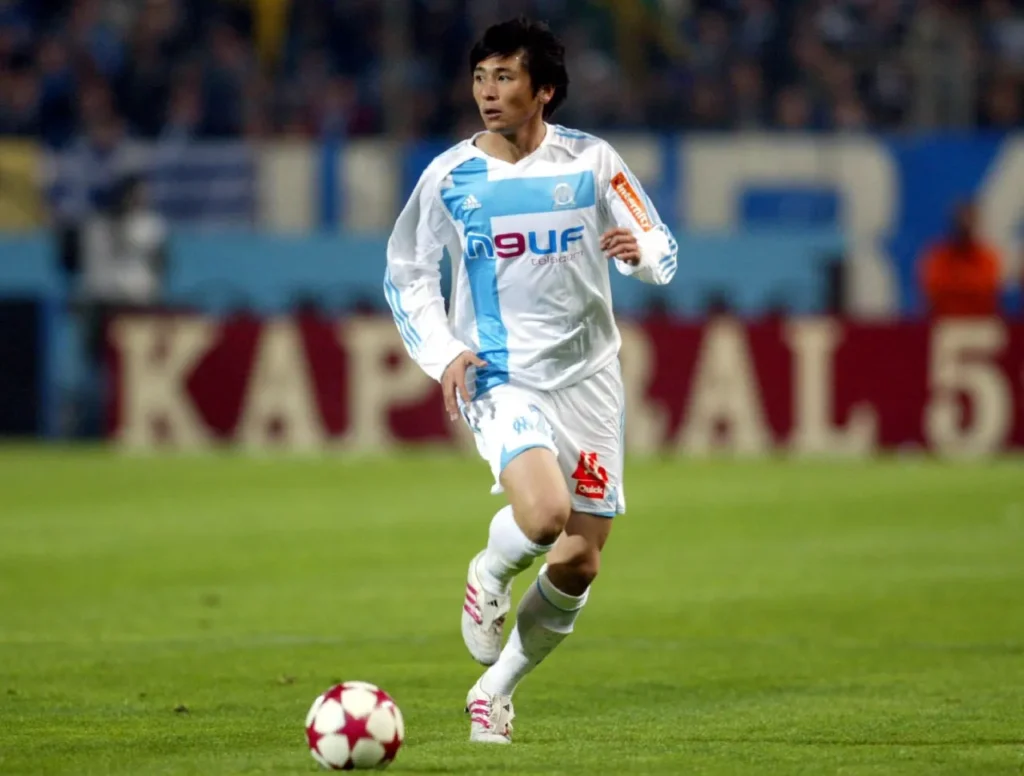 Nakata Kōji khoogn thể cạnh tranh được suất đá chính tại Marseille.