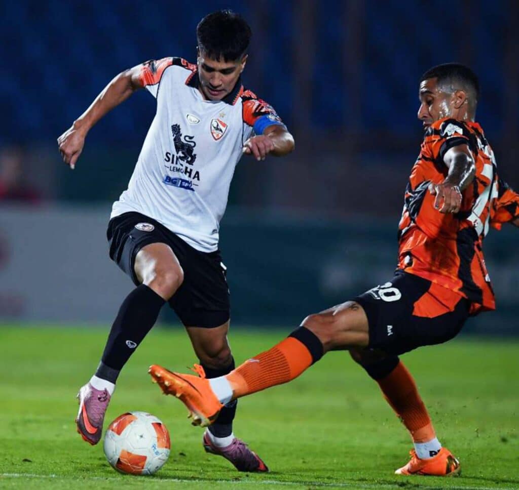 PT Prachuap FC lội ngược dòng kịch tính trước Singha Chiangrai United với tỷ số 3-2.