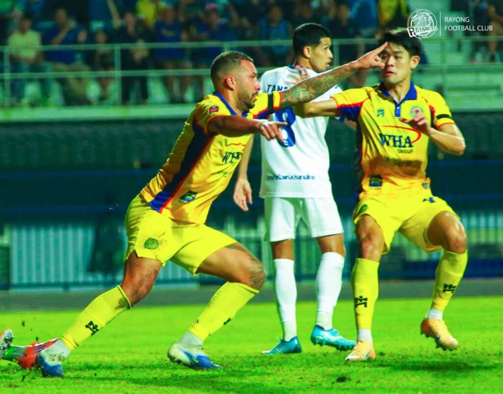 Rayong FC lội ngược dòng ngoạn mục, đánh bại Port FC với tỷ số cách biệt 5-2.