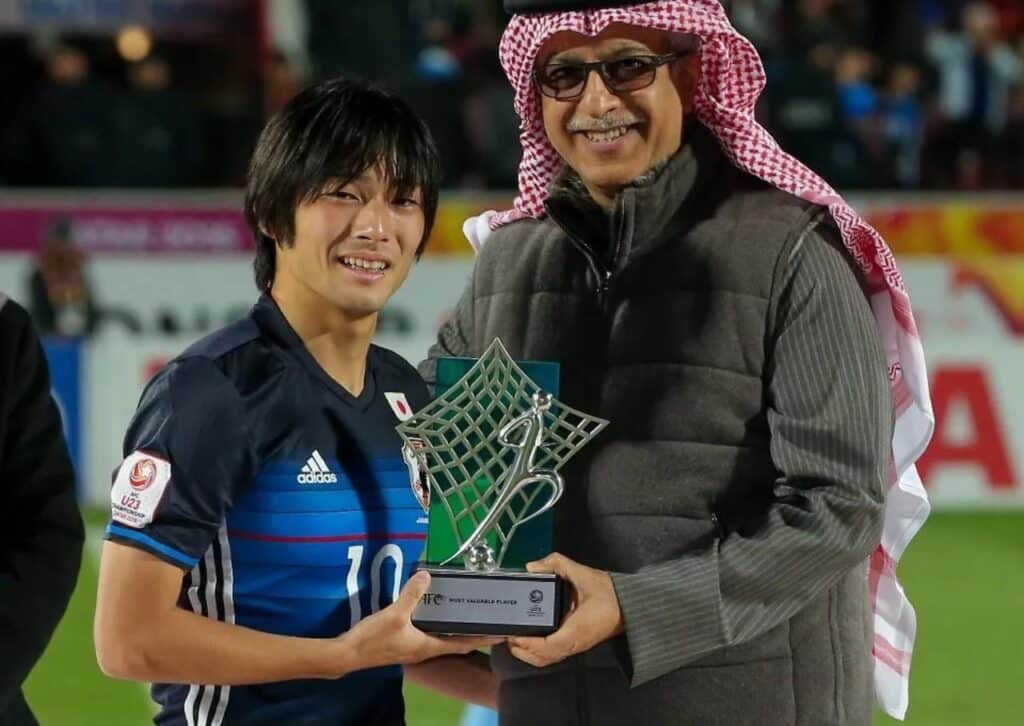 Shoya Nakajima được vinh danh là Cầu thủ xuất sắc nhất giải (MVP) U23 Asian Cup 2016.