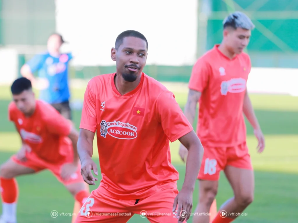 Cầu thủ nhập tịch Cao Pendant Quang Vinh là lựa chọn sáng giá cho hành lang cánh trái.