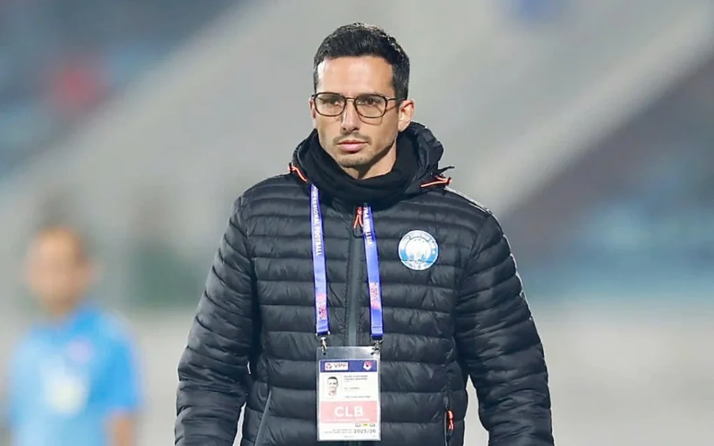 HLV Mauro Jeronimo bị sa thải sau chuỗi trận bết bát tại V-League 2025/26